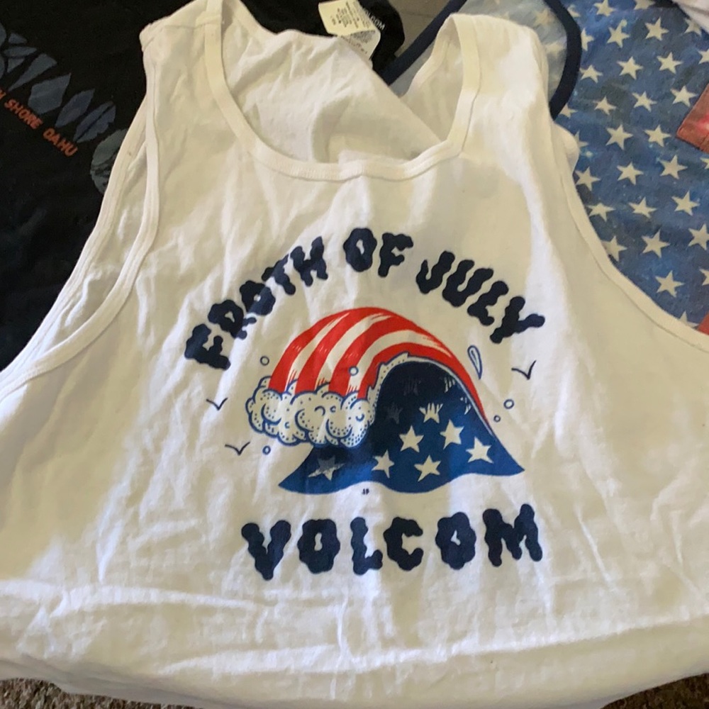 Volcom white short sleeve T-shirt 7/4 theme